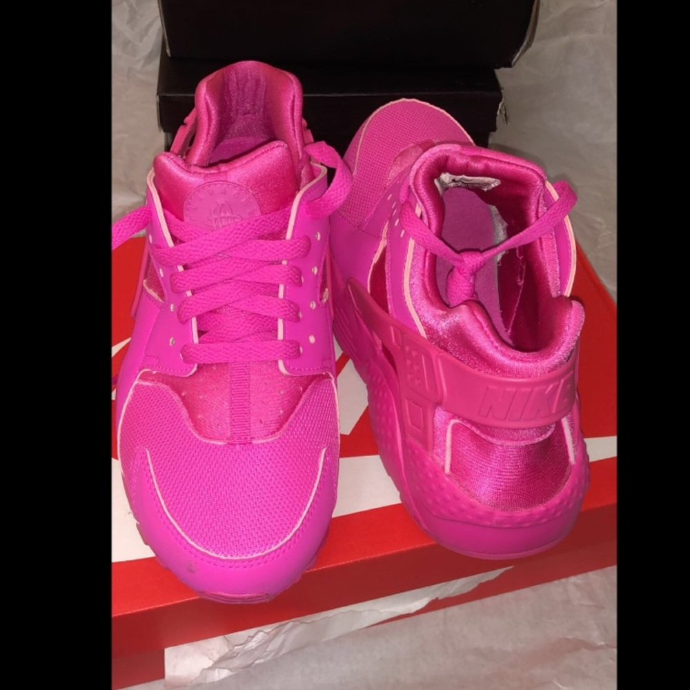 💗Hot Pink Nike Huaraches💗